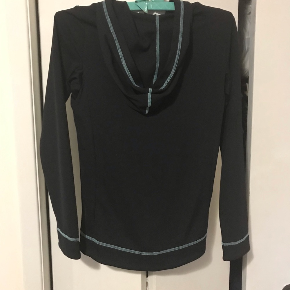 Joe Fresh Ladies Activewear Top, Black Size Small $5.00 AS AN ADD ON